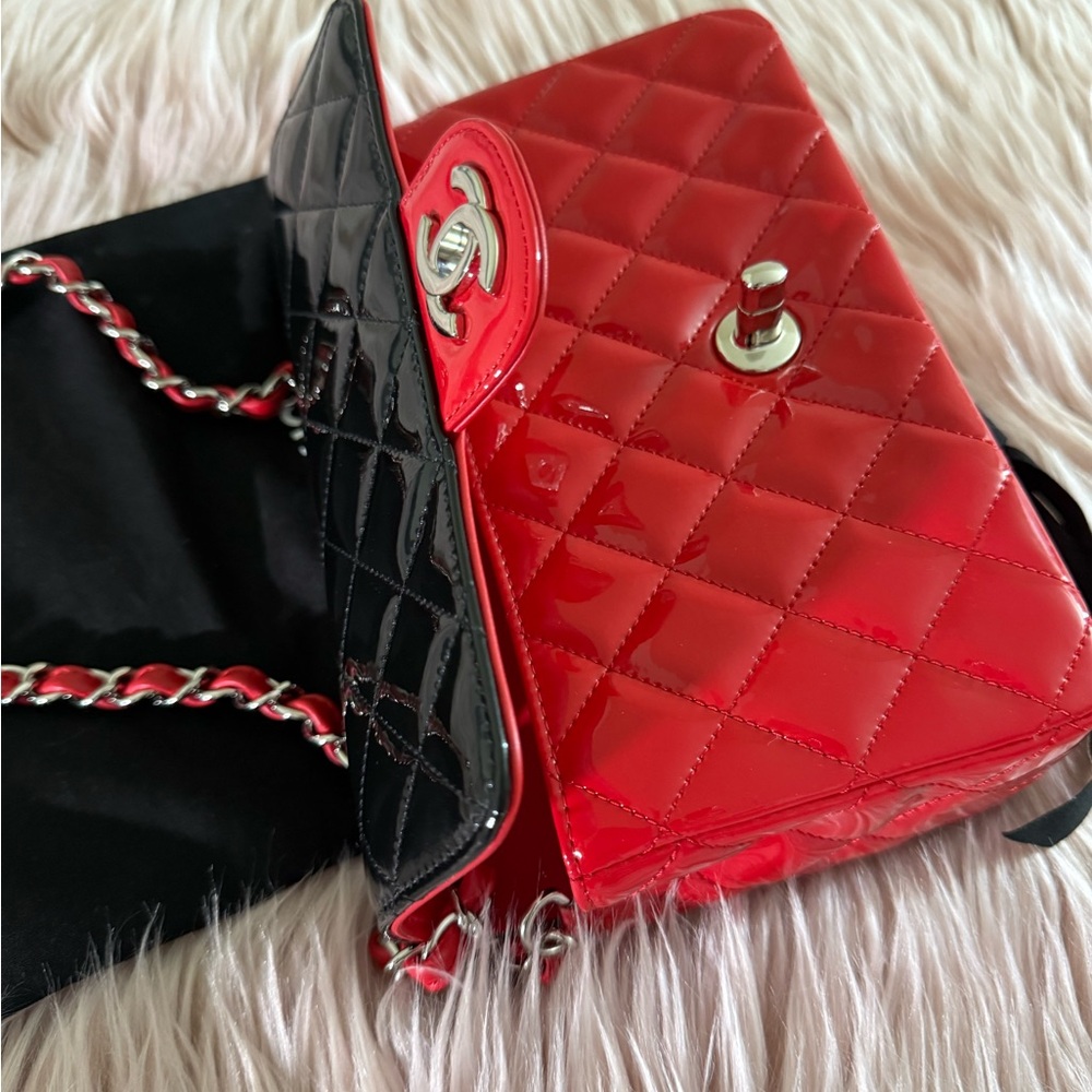 CHANEL Red and Black Patent Calfskin Quilted Mini Rectangular Flap bag - Picture 6 of 11